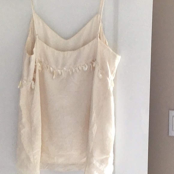 Silk crinkle tank top with natural shell detail - Picture 2 of 5